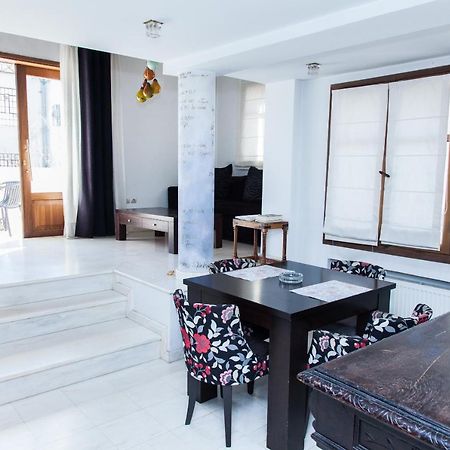 Апартаменты Unique Apt W/ Veranda Walking Distance To Sites Афины Экстерьер фото