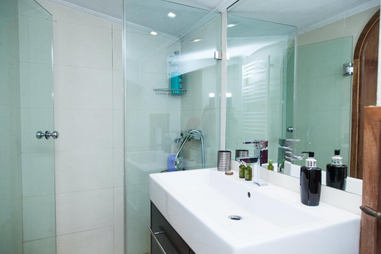 Апартаменты Unique Apt W/ Veranda Walking Distance To Sites Афины Экстерьер фото